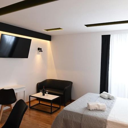 Syntagma Square, 30Sqm Nikis Luxurious Studio Atene Esterno foto