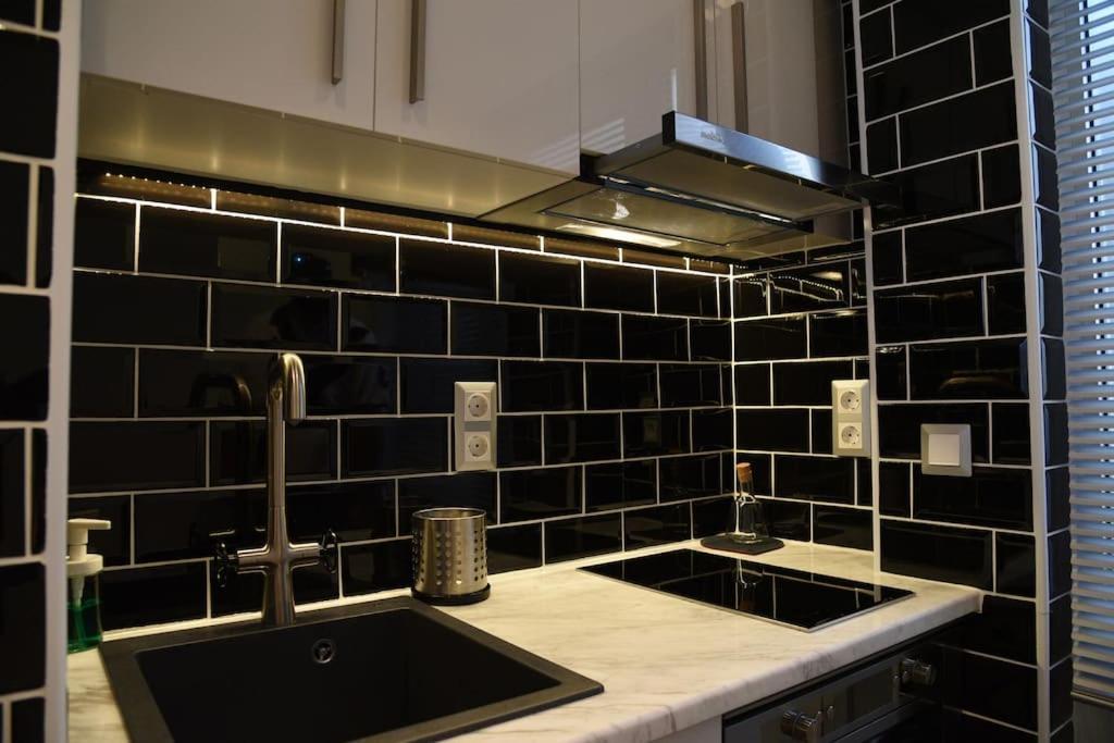 Syntagma Square, 30Sqm Nikis Luxurious Studio Atene Esterno foto