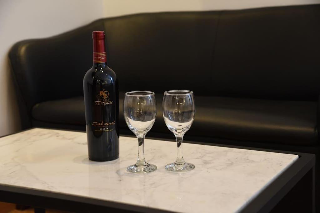 Syntagma Square, 30Sqm Nikis Luxurious Studio Atene Esterno foto